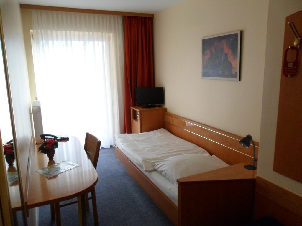 Hotel Europa Pforzheim Bilik gambar